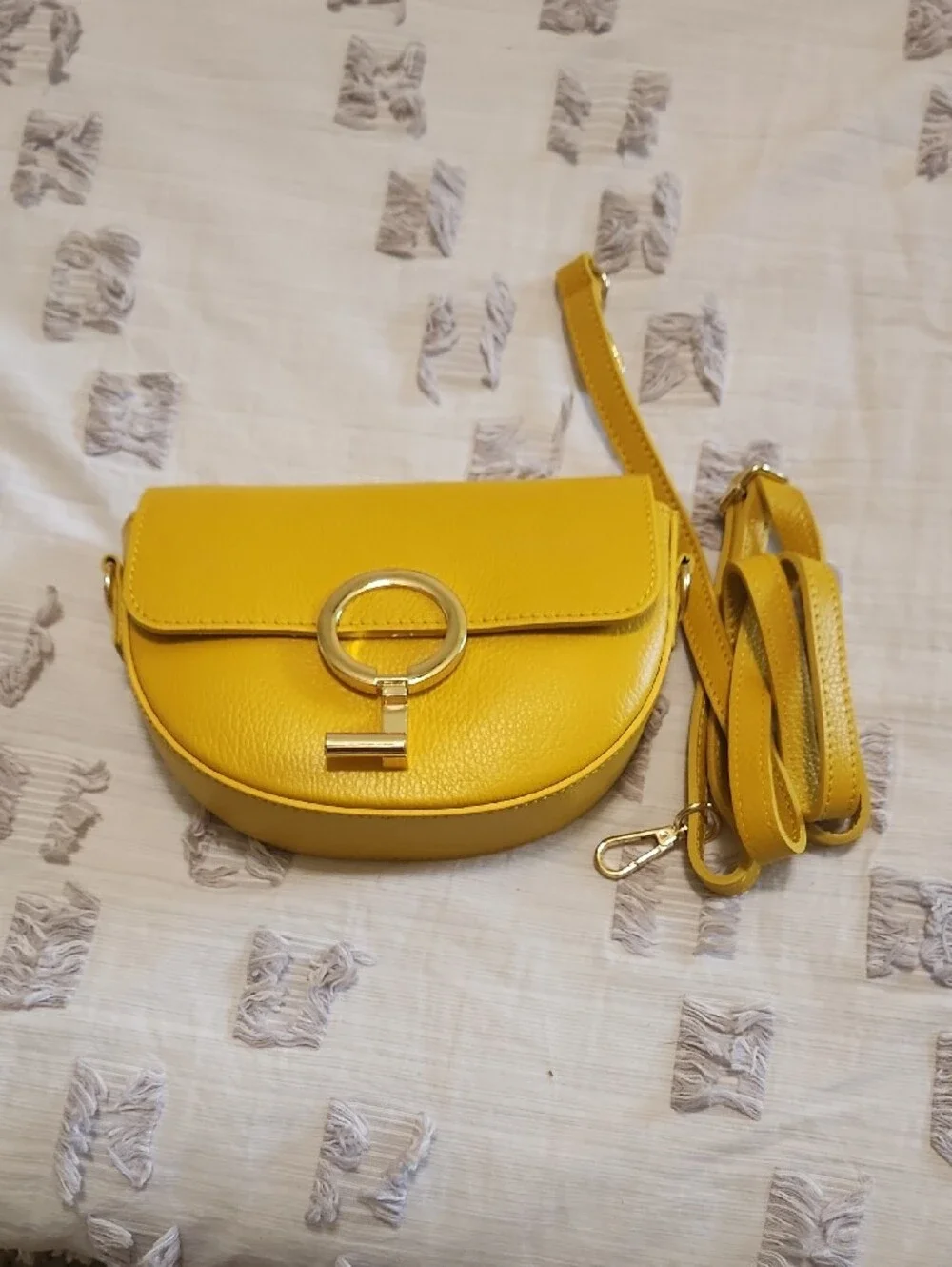 Italian Leather Women’s Saddle Crossbody Bag with Gold Ring Accent And Stap